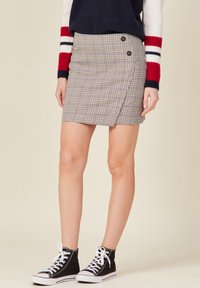 BONOBO Jeans ENG ANLIEGENDER  MIT KNÖPFEN - Gonna a portafoglio - bleu marine