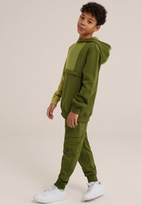 WE Fashion SALTY DOG - Teplákové kalhoty - green