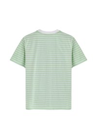 Kortärmad t-shirt i ljusgrön med vita horisontella ränder, med en vit rund halsringning och mjuk bomullstextur.