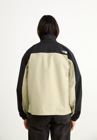 The North Face EASY WIND TRACK JACKET - Ljetna jakna - black/clay grey