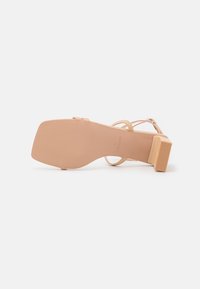 RAID Varvassandaalit - beige