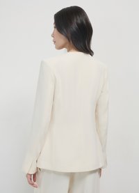 Calliope SCOLLO AMPIO - Blazer - bianco latte