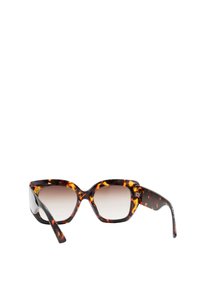 Occhiali da sole tartarugati con una ampia montatura rettangolare, lenti sfumate e una finitura lucida. Presentano aste spesse con leggere curve.