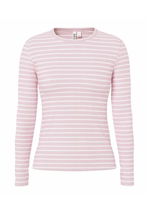 Dolga majica z rebrastim vzorcem, rožnato-belimi vodoravnimi črtami, okroglim izrezom in oprijetim krojem.