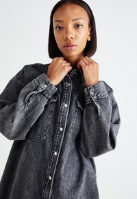 ONLY ONLFLOYD  - Pogājama blūze - grey denim