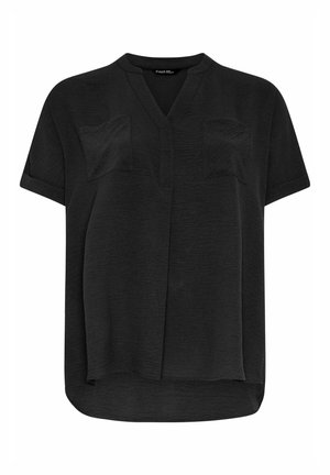 Blusa nera a maniche corte con scollo a V, due tasche sul petto, tessuto leggermente strutturato e orlo curvo, progettata per un abbigliamento casual.