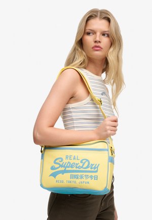 Superdry & Co, SUPERDRY MINI ALUMNI CROSSBODY BAG.. - Skuldertasker - double cream