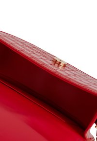 Victoria Hyde VINTAGE HALF-MOON - Handtasche - rot