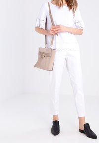 mint&berry Taška s příčným popruhem - grey