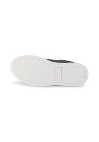 Baskets noires avec tige texturée, semelle blanche ornée d'un motif en zigzag et détail de logo sur la semelle. Offre une option de chaussure décontractée.