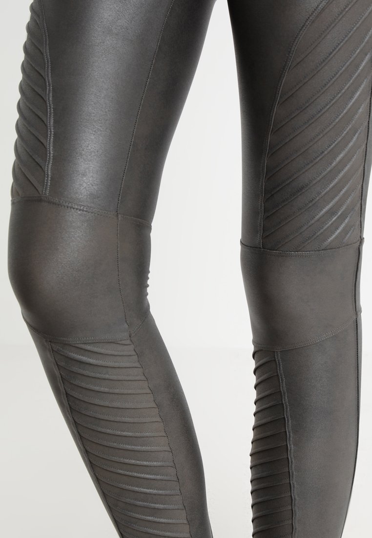 Spanx FAUX LEATHER MOTO LEGGINGS 