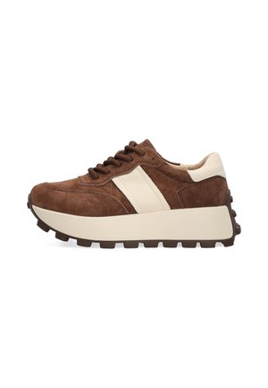 Brun ruskind sneaker med beige sidestribe, tyk beige sål og mørk brun slidstærk ydersål vist fra siden på hvid baggrund.