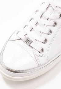 Caprice LACE UP - Sneaker low - white