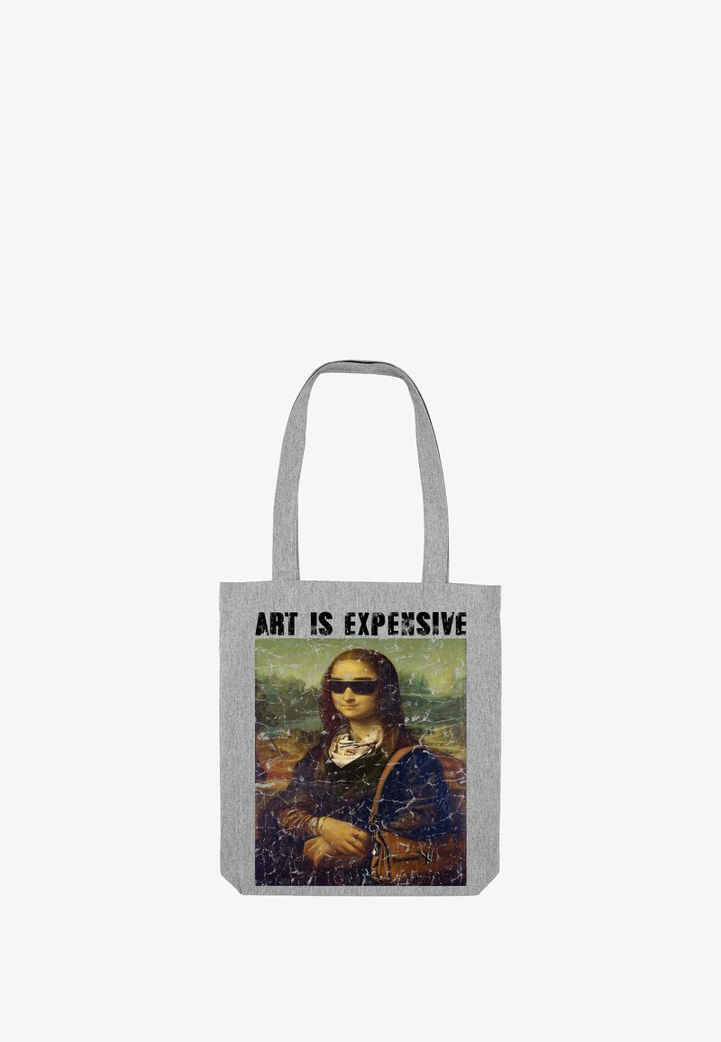 Borsa a spalla grigia con manici, presenta un'immagine stampata di una donna con occhiali da sole, il testo recita "L'ARTE È COSTOSA." Texture invecchiata.