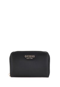 Portefeuille en cuir noir avec le logo doré "GUESS EST 1981". Fermeture zippée, texture lisse, forme rectangulaire, sans motifs, matériel minimal.