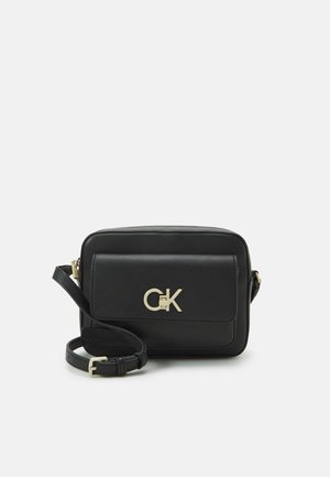 Calvin Klein RE LOCK CAMERA BAG FLAP - Borsa a tracolla - black