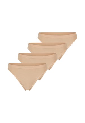 Cztery bezszwowe damskie majtki bikini w kolorze beżowym ułożone w przesunięty stos na białym tle.
