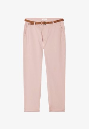 Pantalones de color rosa claro, fabricados con un tejido suave, que cuentan con un cinturón trenzado marrón, dos bolsillos frontales y un diseño de pierna recta.