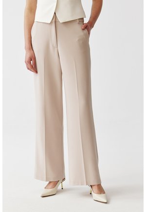 TATUUM ZARIANA - Pantalones - beige