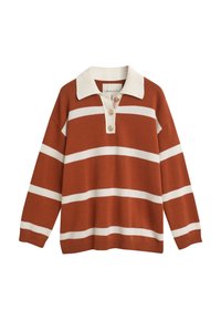 Pull enrouge rouillé avec des rayures horizontales blanches, un col côtelé et une patte de boutonnage avec deux boutons. Texture de tissu douce.