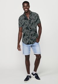 Koroshi SHORT SLEEVE - Ing - verde green