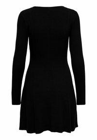 Schwarzes geripptes Strickkleid mit langen Ärmeln, einem figurbetonten Oberteil und einem ausgestellten Rock. Glatte Textur und subtiler Stretch über die gesamte Fläche.