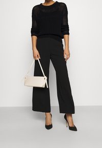 RIANI Stickad tröja - black