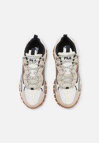 Fila RAY TRACER TR2 - Tenisice - marshmallow/turtledove