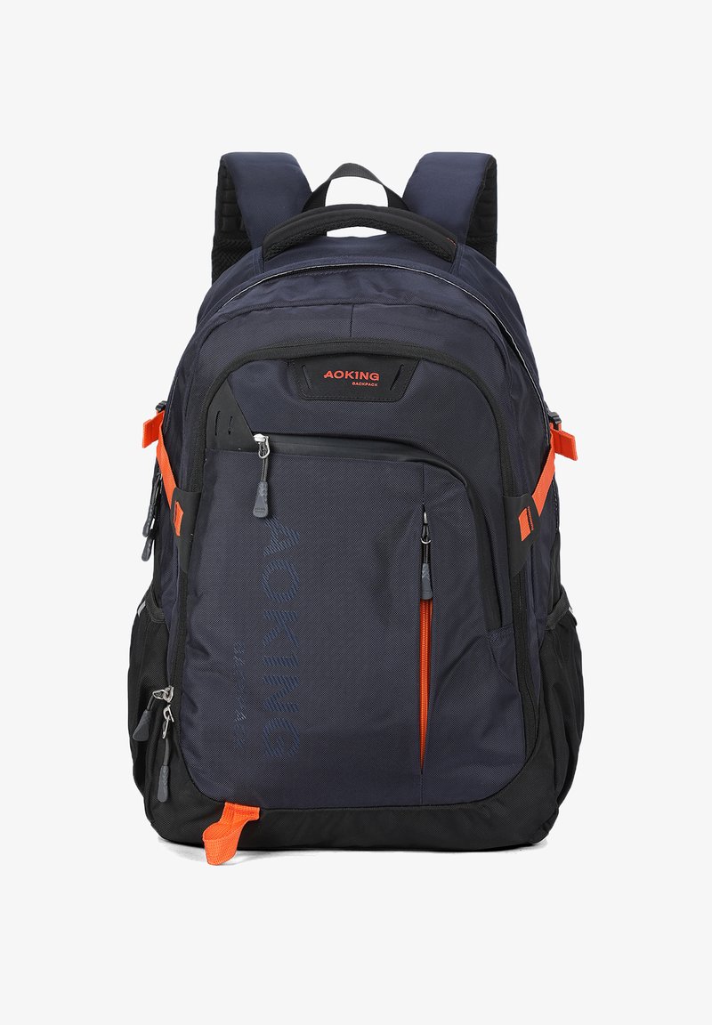 Zaino blu navy e nero con dettagli arancioni; presenta numerosi scomparti con cerniera e spallacci imbottiti per il comfort.