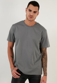 Buratti REGULAR FIT - Tricou basic - anthracite
