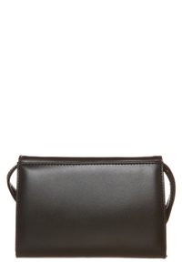 Bruine nepleer clutch tas met een rechthoekige vorm, een soepele textuur en een eenvoudig ontwerp. Voorzien van ronde handvatten aan de zijkanten.
