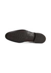 Sole in pelle nera con finitura liscia, forma della punta arrotondata, marchio impresso e discreto dettaglio blu sul bordo. Superficie di presa testurizzata.