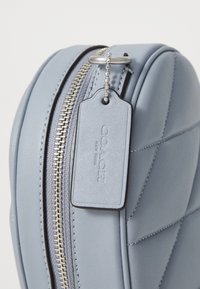 COACH QUILTED HEART  - Borsa a tracolla - grey blue