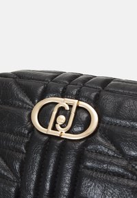 LIU JO CAMERA CASE SET - Skuldertasker - nero