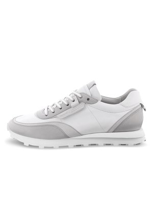 Sneakers - white