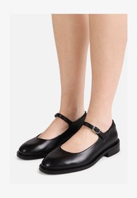 Non sélectionné, black