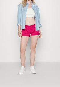 Pepe Jeans Shorts vaqueros - pink