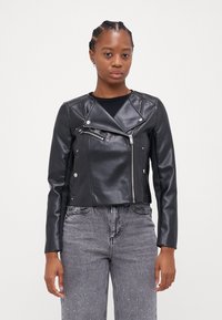 Vero Moda Petite VMRILEY RIO SHORT JACKET - Jakna od umjetne kože - black