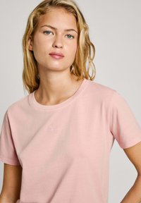Pepe Jeans LOLLY - Jednoduché tričko - pink