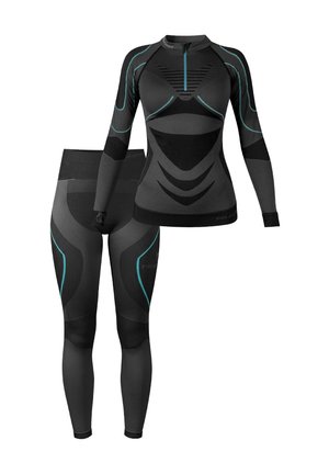 Schwarzes thermisches Sportset mit langärmeligem Oberteil mit türkisfarbenen Akzenten und Netzeinsätzen sowie enganliegenden Leggings mit vergleichbarem Design.