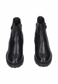 Stivaletti in pelle nera con finitura liscia, cerniere laterali e suola spessa. Design minimalista senza ulteriori decorazioni.