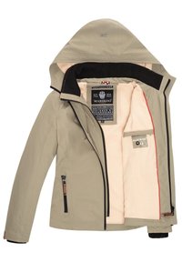 Béžová venkovní bunda s kapucí, vybavená měkkou fleecovou podšívkou. S zipovými kapsami, kontrastním černým lemem a viditelnými textilními štítky.