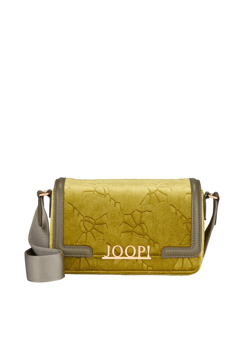 Textureret gul fløjl crossbody taske med grå accenter, der har et præget blomsterdesign og et metallisk logo på fronten.
