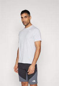 The North Face TEE GRAPHIC  - Sports T-shirt - mystic haze