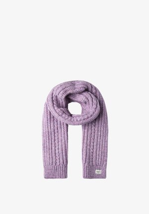 Écharpe en tricot violet avec texture côtelée et motifs en cable, finie par une couleur unie, pliée et présentée en boucle.