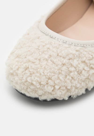 Il Gufo KIDS GIRL SHOES - Balerinos tipo bateliai su dirželiu ties kulkšnimi - natural