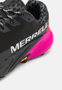 Merrell AGILITY PEAK 5 - Bėgimo bateliai, skirti nelygiam paviršiui - black/multi-coloured