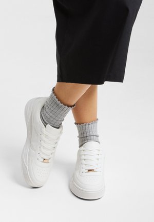 Bershka - Sneakersy niskie
