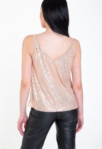 GINI LONDON SEQUIN V NECK CAMI - Top - champagne