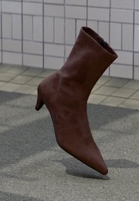 Δεν επιλέχθηκε, brown